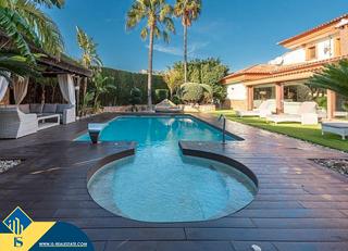 Chalet à Marisol Park - Ortembach - Los Almendros. Villa con piscina privada en calpe, provincia de alicante. 4 hab