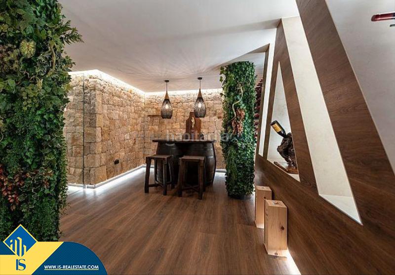 Foto 4412ec06-7fc0-4e83-b0a3-98f6adc99691. Chalet villa con piscina privada e, provincia de alicante. 4 habitaciones | 800 m² | 1,2 kilómetros hasta el mar. en Calp