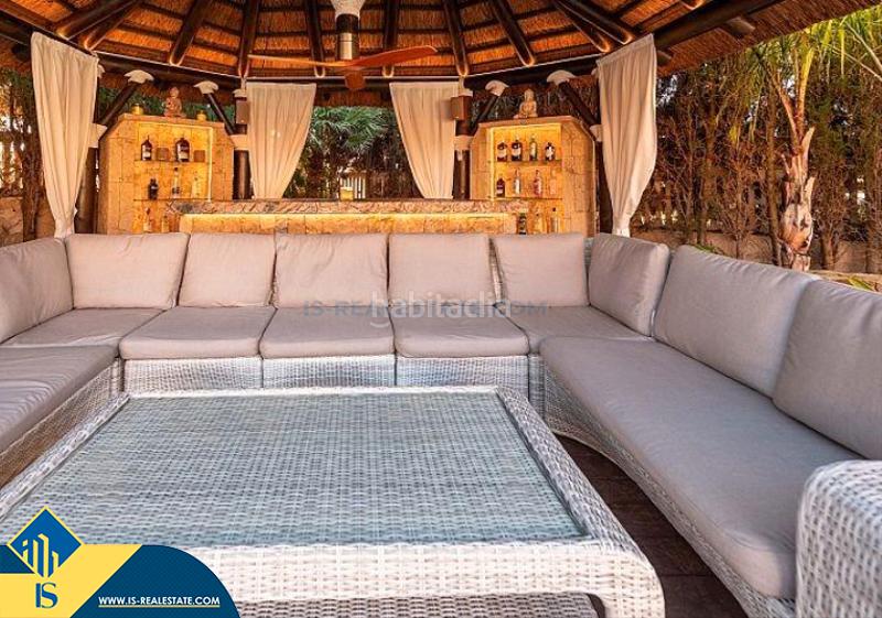 Foto 4ed825fd-08cf-4a9a-940f-4de6dbd33693. Chalet villa con piscina privada e, provincia de alicante. 4 habitaciones | 800 m² | 1,2 kilómetros hasta el mar. en Calp