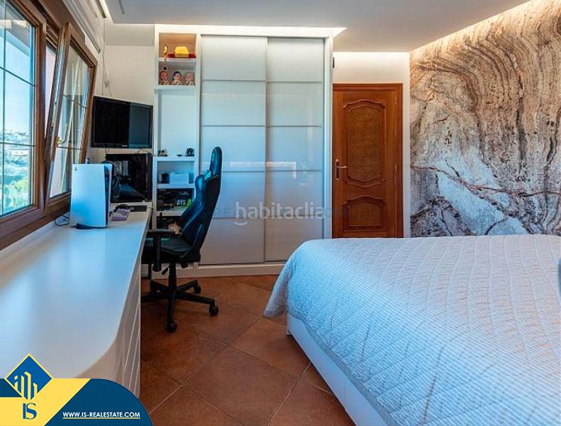 Foto b9b54088-0aff-4689-ad8a-3945c1e34d77. Chalet villa con piscina privada e, provincia de alicante. 4 habitaciones | 800 m² | 1,2 kilómetros hasta el mar. en Calp