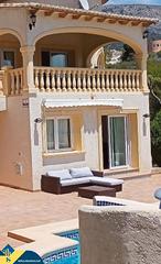 Chalet en Altea la Vella. Villa con piscina privada en altea, provincia de alicante. 6 hab