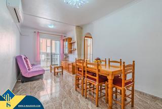 Apartamento en Las Piscinas Naturales. Apartamento con terraza en torrevieja, provincia de alicante. 2
