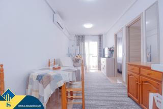 Apartament a Avenida Habaneras - Curva de Palangre. Apartamento reformado con piscina compartida, en la provincia de