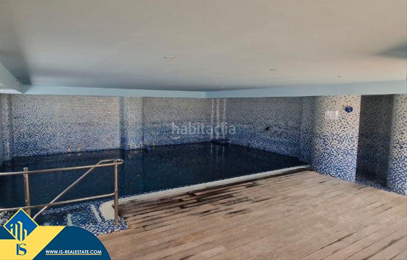 Foto d35bf653-c23a-4631-a1f2-8815eb540b5d. Pis amb piscina a Puerto Calp