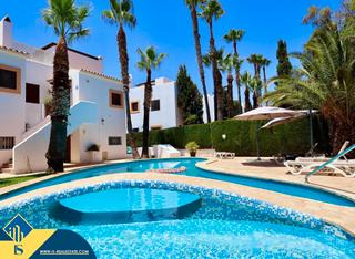 Appartement à Santa Eulària des Riu. Apartamento con piscina compartida, islas baleares, ibiza. 2 hab