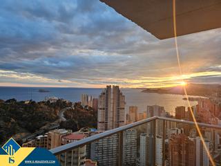 Apartament a Rincón Alto. Apartamento reformado con piscina compartida en benidorm, provin