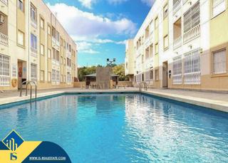 Appartement in Antonio Machado. Apartamento con piscina compartida en torrevieja, provincia de a
