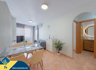 Apartament a Zona Playa del Cura. Apartamento reformado con terraza en la provincia de alicante, e