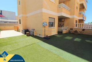 Apartament a Parque Acuático - Sector 25. Apartamento reformado con piscina compartida en torrevieja, prov