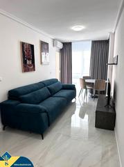 Apartamento en Calle vicente blasco ibáñez 92. Apartamento reformado con terraza en alicante, provincia de torr