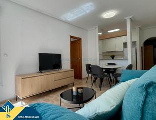 Etagenwohnung in Puerto Deportivo. Apartamento parcialmente renovado con piscina comunitaria, en la