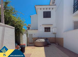 Dúplex a Nueva Torrevieja. Apartamento dúplex renovado con piscina comunitaria, en la provi