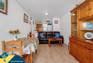 Apartamento en Zona Carrefour - Urbanizaciones. Apartamento con piscina compartida en torrevieja, provincia de a