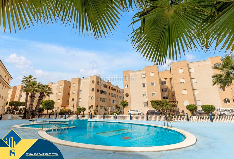 Foto 090f3669-a7a0-447e-b5e2-ab1a2a383b59. Apartament amb calefacció aparcament piscina a Zona Carrefour - Urbanizaciones Torrevieja