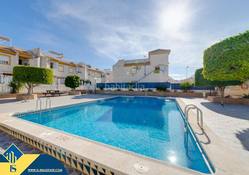 Foto 0966504f-a85b-4b03-b0b0-ee265cde94a4. Casa amb piscina a Parque Acuático - Sector 25 Torrevieja