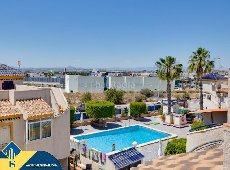 Foto b0cfc19e-f513-44e0-bc72-d61d9355bad1. Casa amb piscina a Parque Acuático - Sector 25 Torrevieja