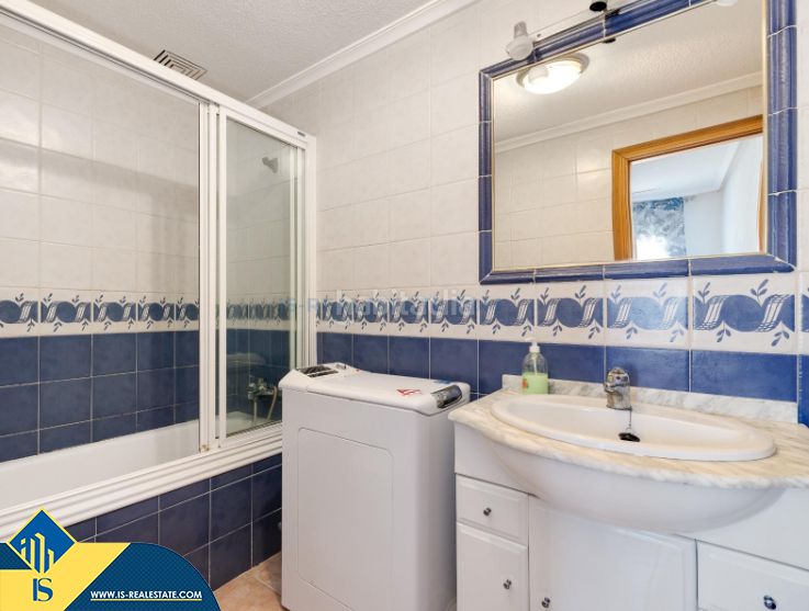 Foto f9c3b438-e61e-42d6-9045-c534fe5d8eff. Casa amb piscina a Parque Acuático - Sector 25 Torrevieja