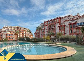 Apartment in Torreblanca. Apartamento reformado con piscina compartida en torrevieja, prov