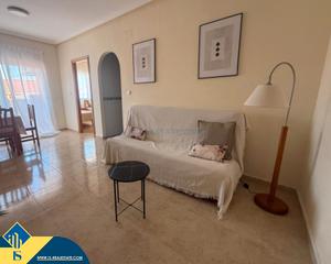 Appartement à Playa de los Náufragos. Apartamento con terraza, en la provincia de alicante, en la ciud
