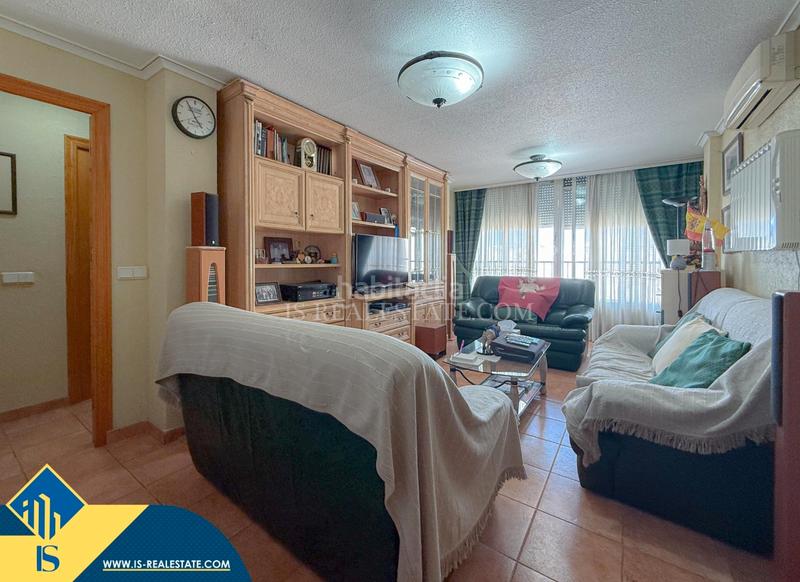 Foto 19d4ad03-6ee3-4e93-8ad6-30f9f6072611. Ático atico con terraza , provincia de alicante. 3 habitaciones | 99 m² | 500 metros del mar en Torrevieja