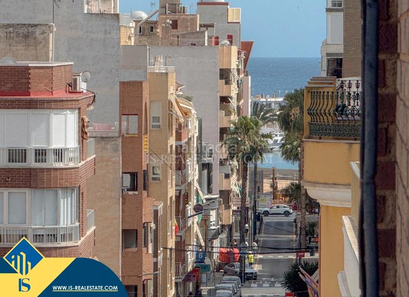 Foto 2926c7b0-5739-447d-a3bf-c3928ee662e6. Ático atico con terraza , provincia de alicante. 3 habitaciones | 99 m² | 500 metros del mar en Torrevieja