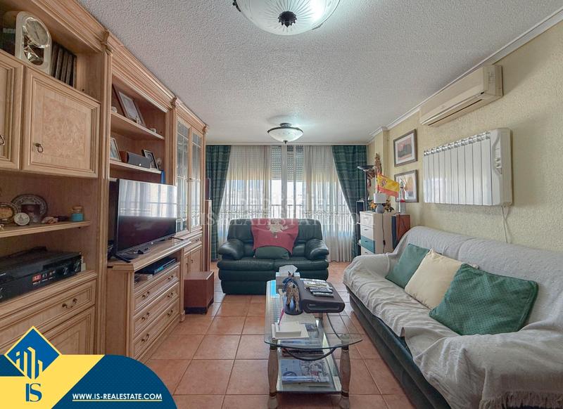 Foto 3fac0a98-b885-4b72-a73d-d426c5f869a6. Ático atico con terraza , provincia de alicante. 3 habitaciones | 99 m² | 500 metros del mar en Torrevieja