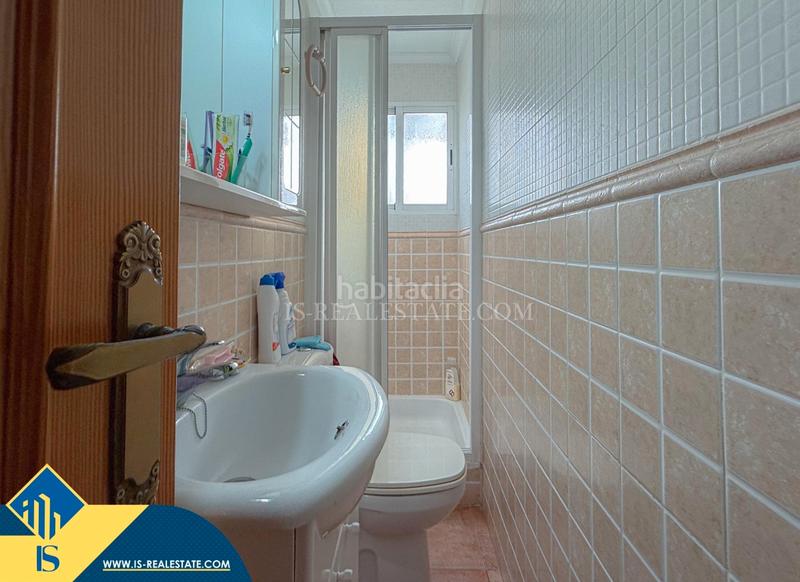 Foto 512d4f00-b893-4cbe-bd9d-d695032c521a. Ático atico con terraza , provincia de alicante. 3 habitaciones | 99 m² | 500 metros del mar en Torrevieja