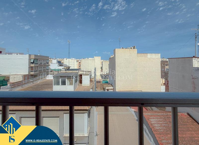 Foto 9b52c5e0-9521-4e3a-ab16-a8af8b5976be. Ático atico con terraza , provincia de alicante. 3 habitaciones | 99 m² | 500 metros del mar en Torrevieja