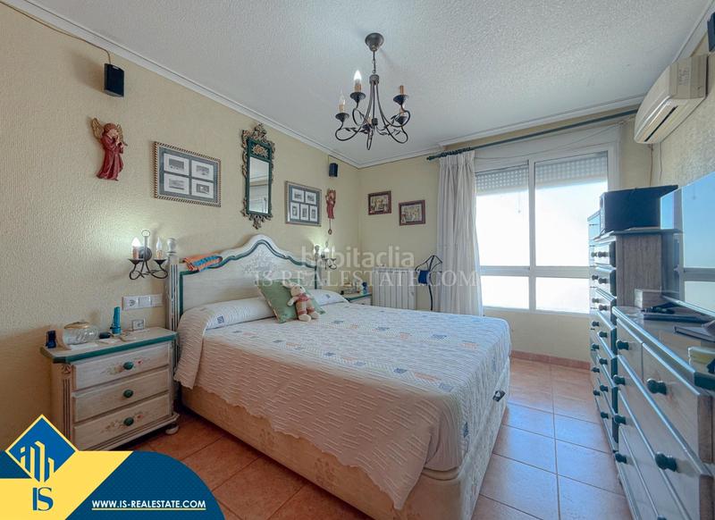 Foto b4ad2d6c-9b8e-41c2-8a4f-fe7e3ccbd1b9. Ático atico con terraza , provincia de alicante. 3 habitaciones | 99 m² | 500 metros del mar en Torrevieja