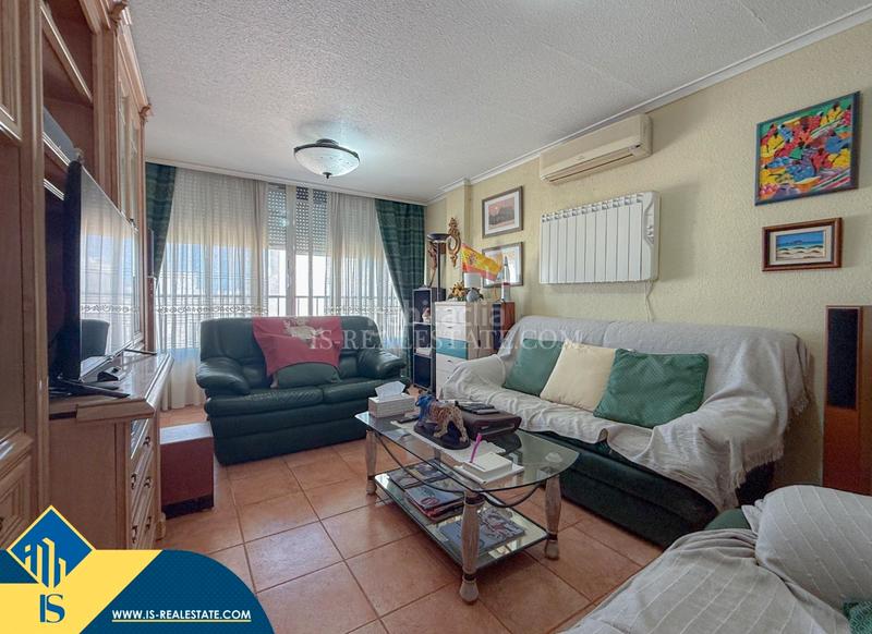 Foto d5b3cd21-0277-4858-b7f5-74f58e678db8. Ático atico con terraza , provincia de alicante. 3 habitaciones | 99 m² | 500 metros del mar en Torrevieja