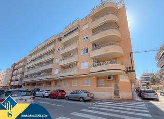 Apartament a Zona Playa del Cura. Apartamento con terraza en la provincia de alicante, en torrevie