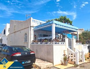 Chalet en Zona Carrefour - Urbanizaciones. Villa renovada con terraza, en la provincia de alicante, en la c