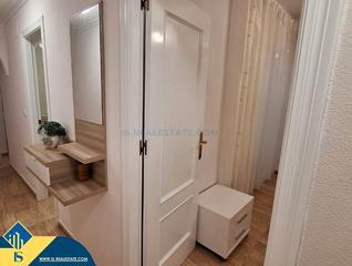 Flat in Avenida Habaneras - Curva de Palangre. Apartamento renovado con terraza, en la provincia de alicante, e