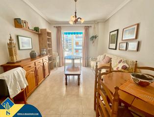 Etagenwohnung in Los Europeos. Apartamento con piscina compartida en la provincia de alicante,