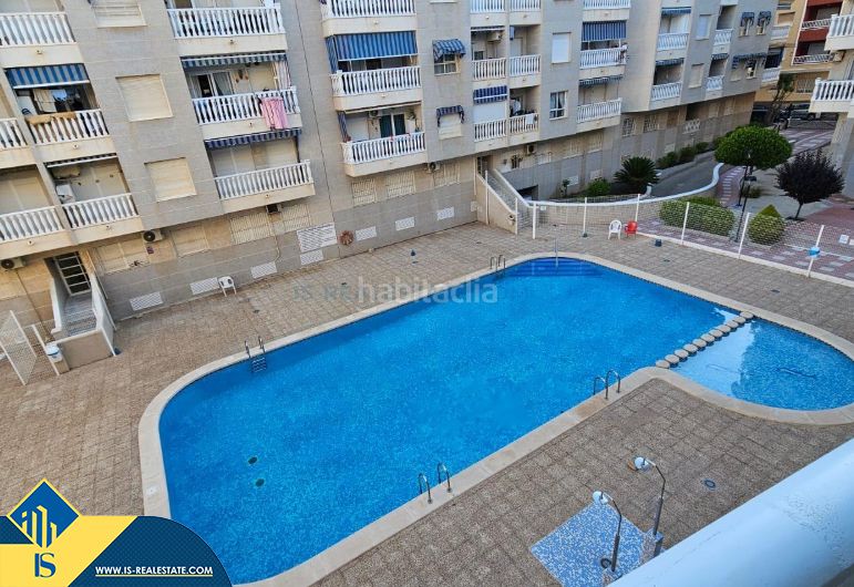 Foto 2eb8c073-0559-4c43-8644-1fdf97e02ee0. Pis amb piscina a Antonio Machado Torrevieja