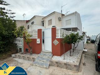 Casa en Zona Carrefour - Urbanizaciones. Bungalow reformado con terraza, en la provincia de alicante, en
