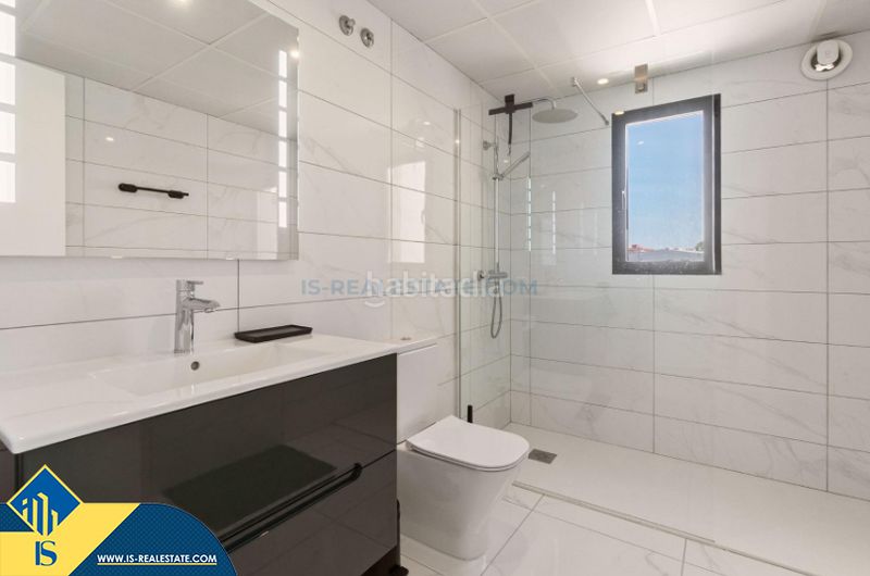 Foto 5568442a-d93a-469d-ab75-5f535700f30b. Chalet mit parking pool in La Veleta Torrevieja