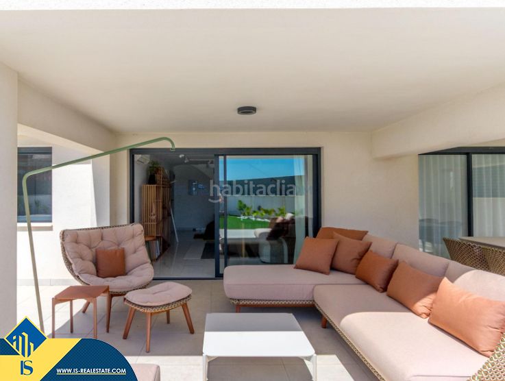 Foto 876c025e-fa21-445c-bcda-5fb803781277. Chalet mit parking pool in La Veleta Torrevieja