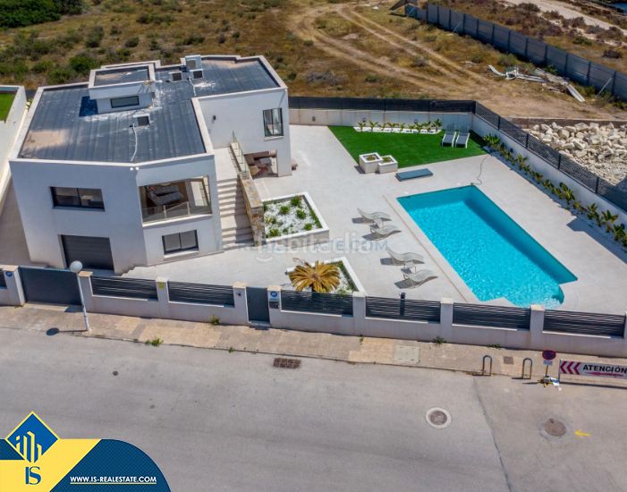 Foto a1e970bb-3e21-4f5d-be10-a35831950424. Chalet mit parking pool in La Veleta Torrevieja