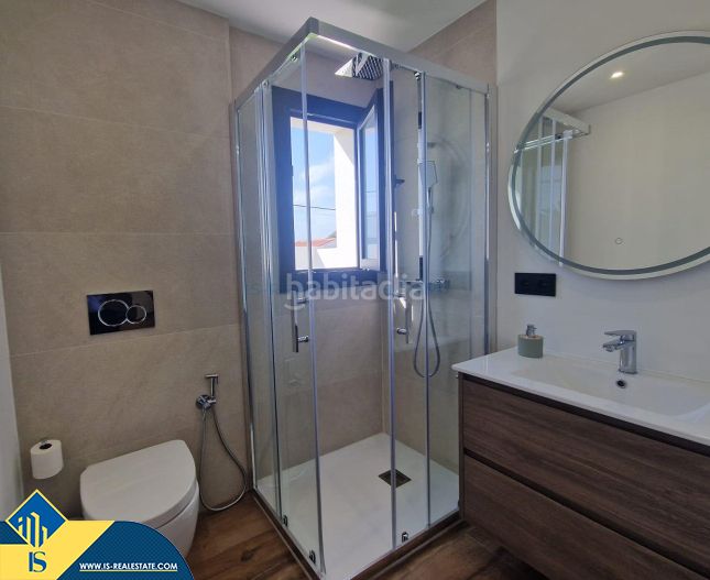 Foto c7a75690-7c6f-4025-a529-223ed3c4a10d. Casa aparellada amb aparcament piscina a Los Balcones y los Altos Orihuela