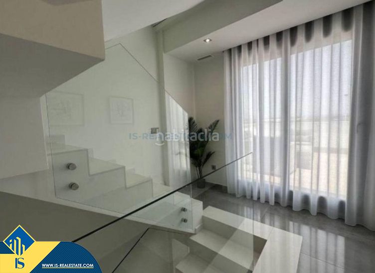 Foto 0a5e9b00-ef20-4194-9e12-491010ccd7b3. Chalet mit parking pool in Los Balcones-Los Altos Torrevieja