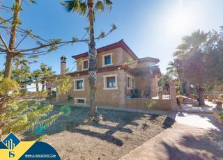 Xalet a Montesinos (Los). Villa con piscina privada, en la provincia de alicante, en la lo