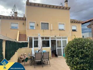 Chalet en Zona Carrefour - Urbanizaciones. Villa con piscina privada, en la provincia de alicante, en la ci