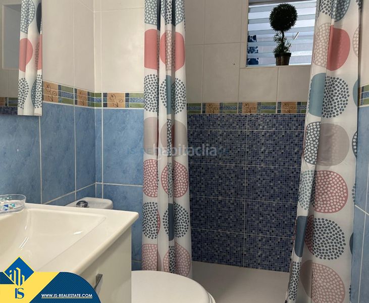 Foto 4581ff75-b3ae-4c67-8b3d-94a931261a96. Chalet mit parking pool in Zona Carrefour - Urbanizaciones Torrevieja