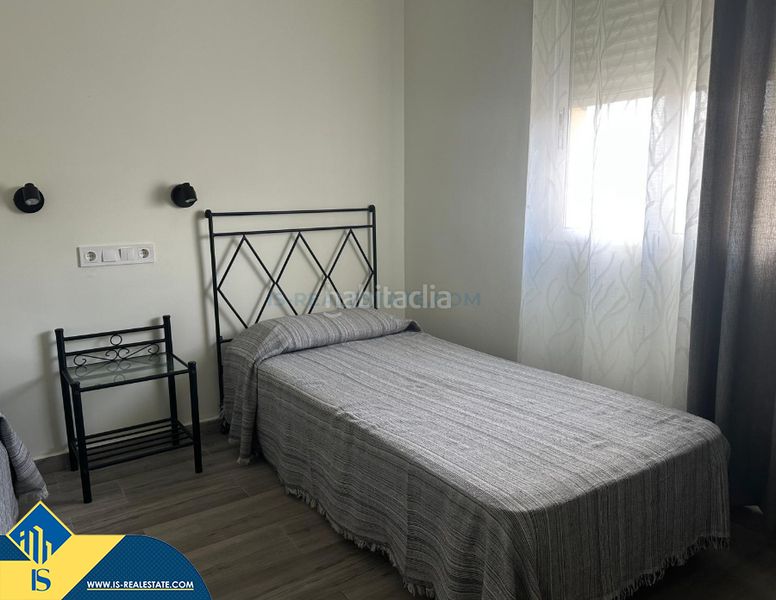 Foto a1ced7f1-63e0-4490-bbe8-d0a14e308a88. Chalet mit parking pool in Zona Carrefour - Urbanizaciones Torrevieja