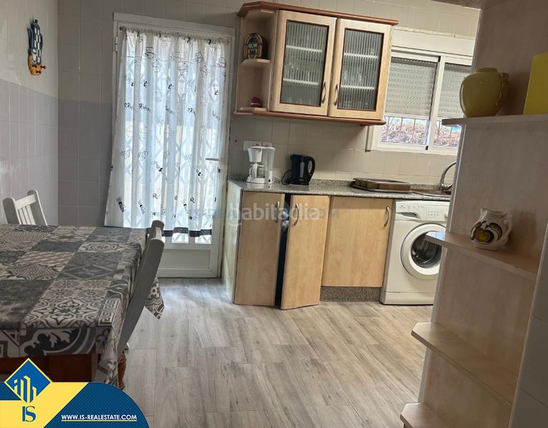 Foto cd954a13-2895-4d09-bd45-edc9c28b3adb. Chalet mit parking pool in Zona Carrefour - Urbanizaciones Torrevieja