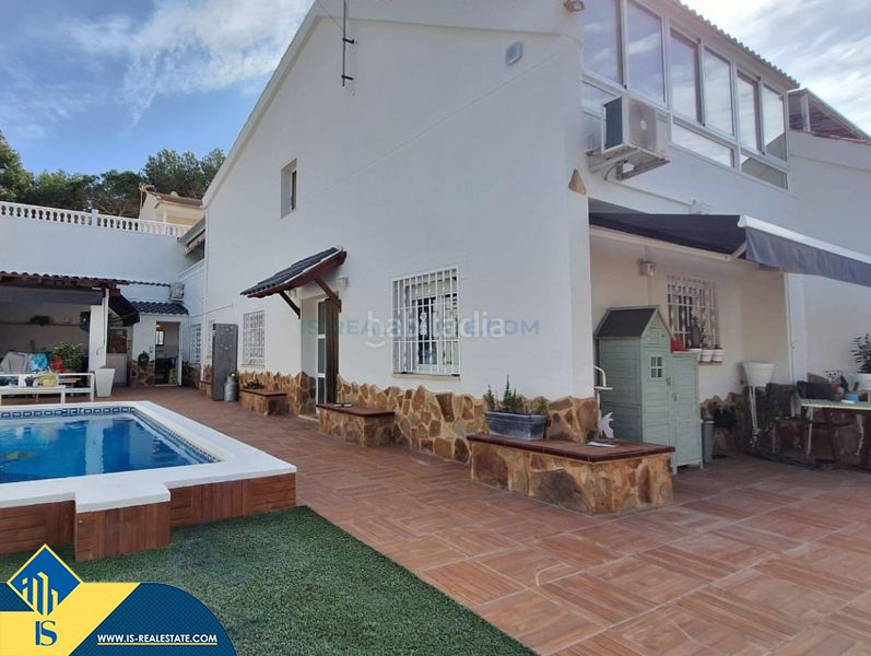 Foto 0e9bcf33-cdf4-4a2e-89a1-61b0d2f4dde8. Chalet mit parking pool in Los Balcones-Los Altos Torrevieja