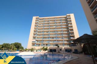 Apartamento en Puerto Deportivo. Apartamento renovado con piscina comunitaria, en la provincia de