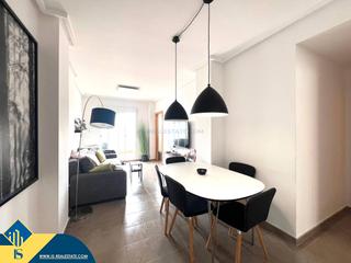Dachwohnung in Centro - Muelle Pesquero. Ático reformado con terraza, en la provincia de alicante, en la