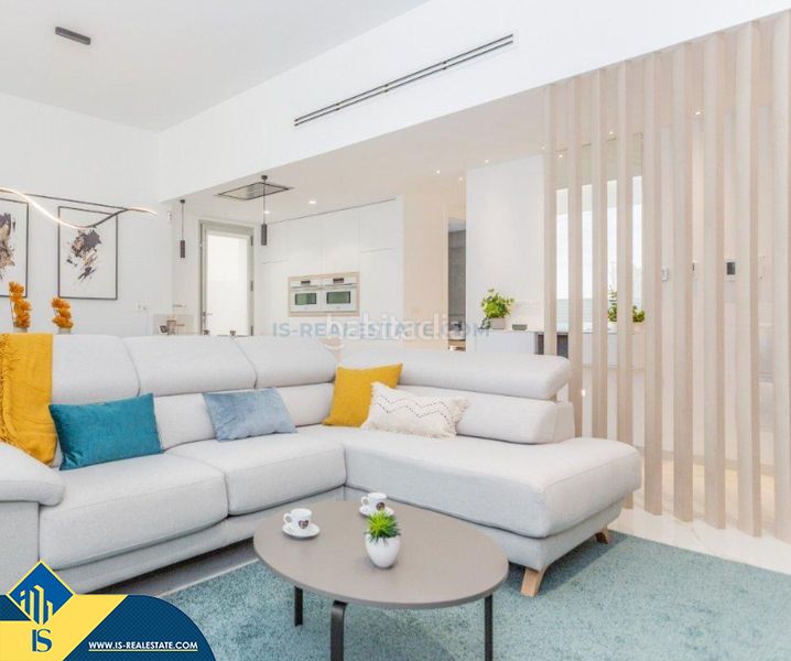 Foto 4a85b4d1-3837-4a1b-b0a0-abcdd00b1f35. Chalet mit parking pool in Playa de los Náufragos Torrevieja
